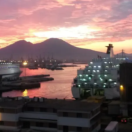 Molo 33 * Naples