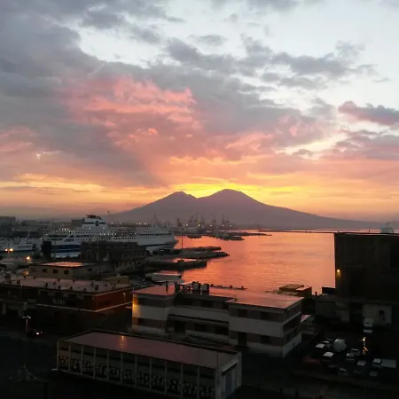 Molo 33 * Naples